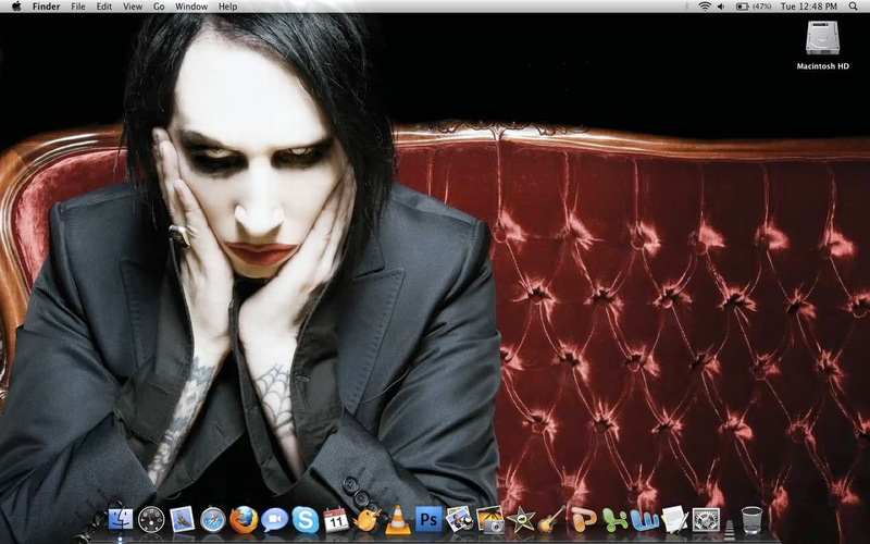 Illustration for article titled Amazingly cringe old wallpapers